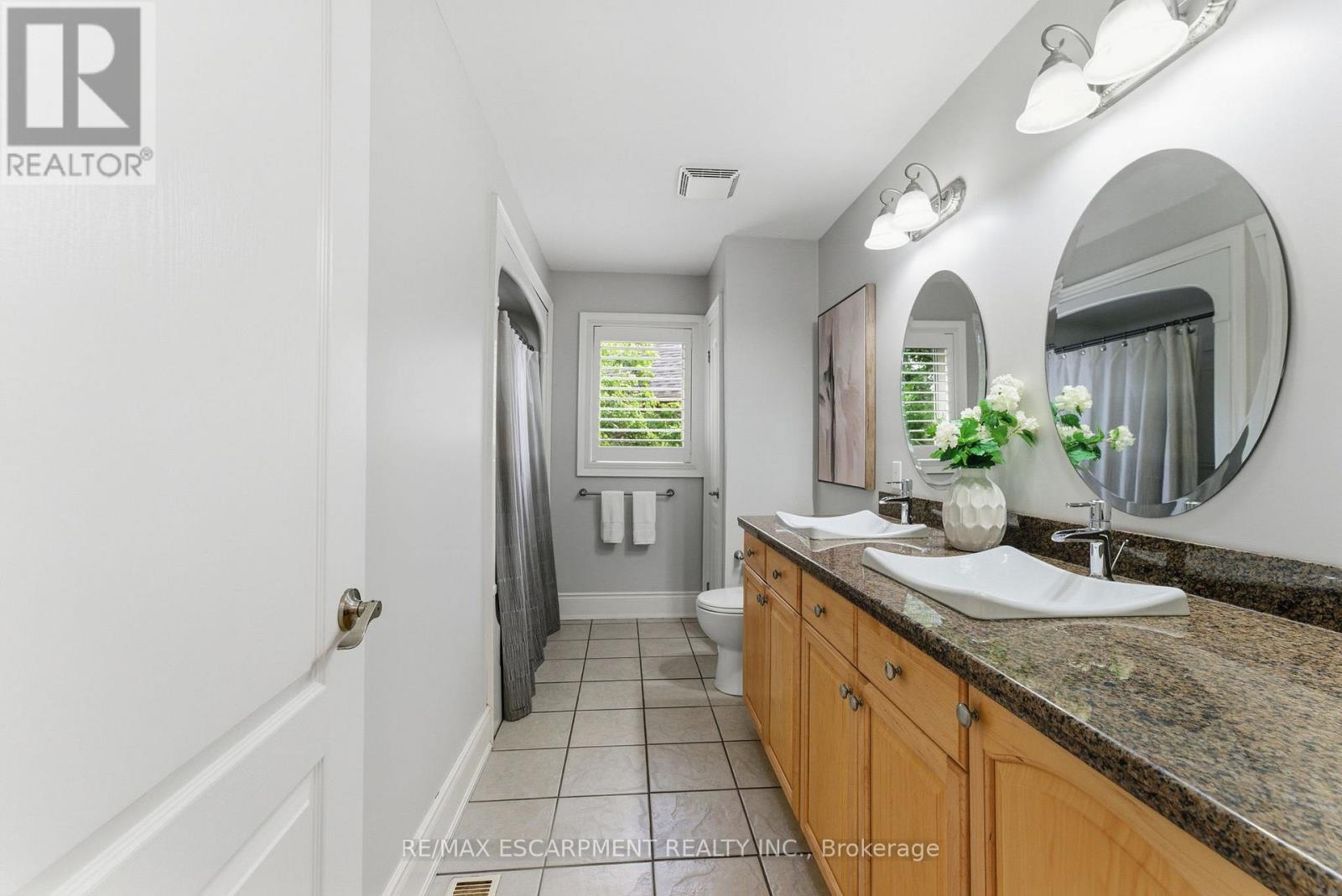79 Commando Court, Hamilton, Ontario  L8B 0J6 - Photo 25 - X12466294