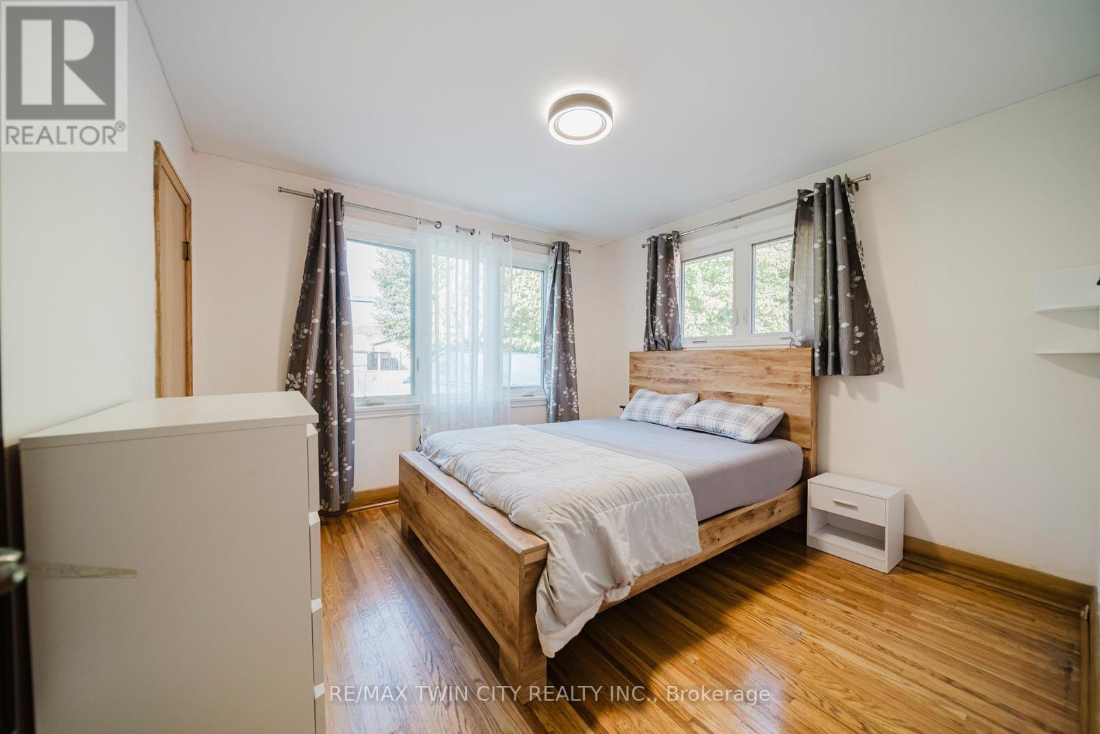 48 Christopher Drive, Cambridge, Ontario  N1R 4R6 - Photo 19 - X12466335