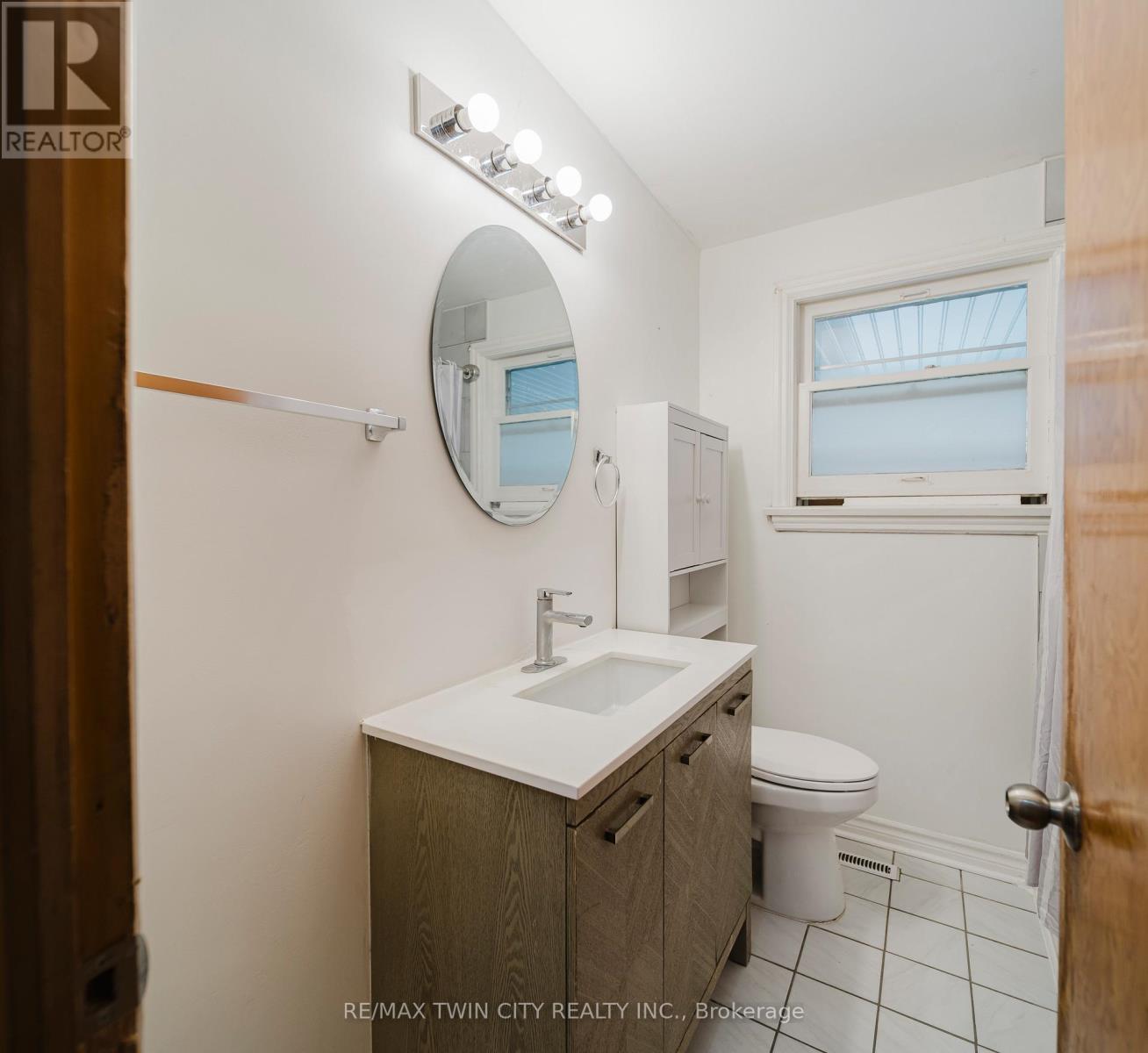48 Christopher Drive, Cambridge, Ontario  N1R 4R6 - Photo 21 - X12466335