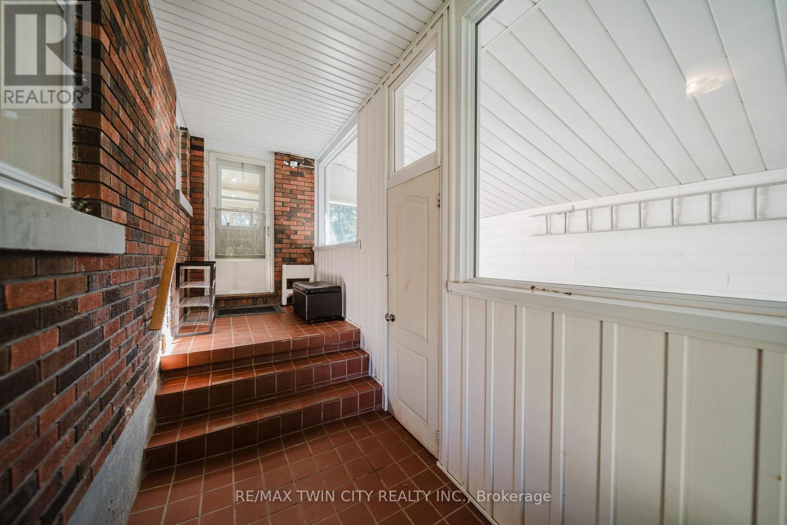 48 Christopher Drive, Cambridge, Ontario  N1R 4R6 - Photo 27 - X12466335