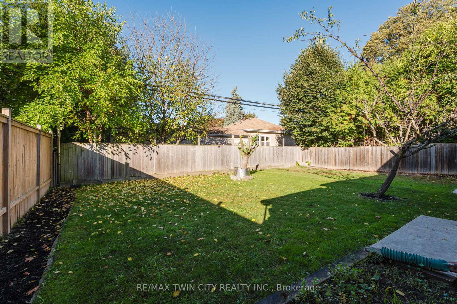 48 Christopher Drive, Cambridge, Ontario  N1R 4R6 - Photo 30 - X12466335