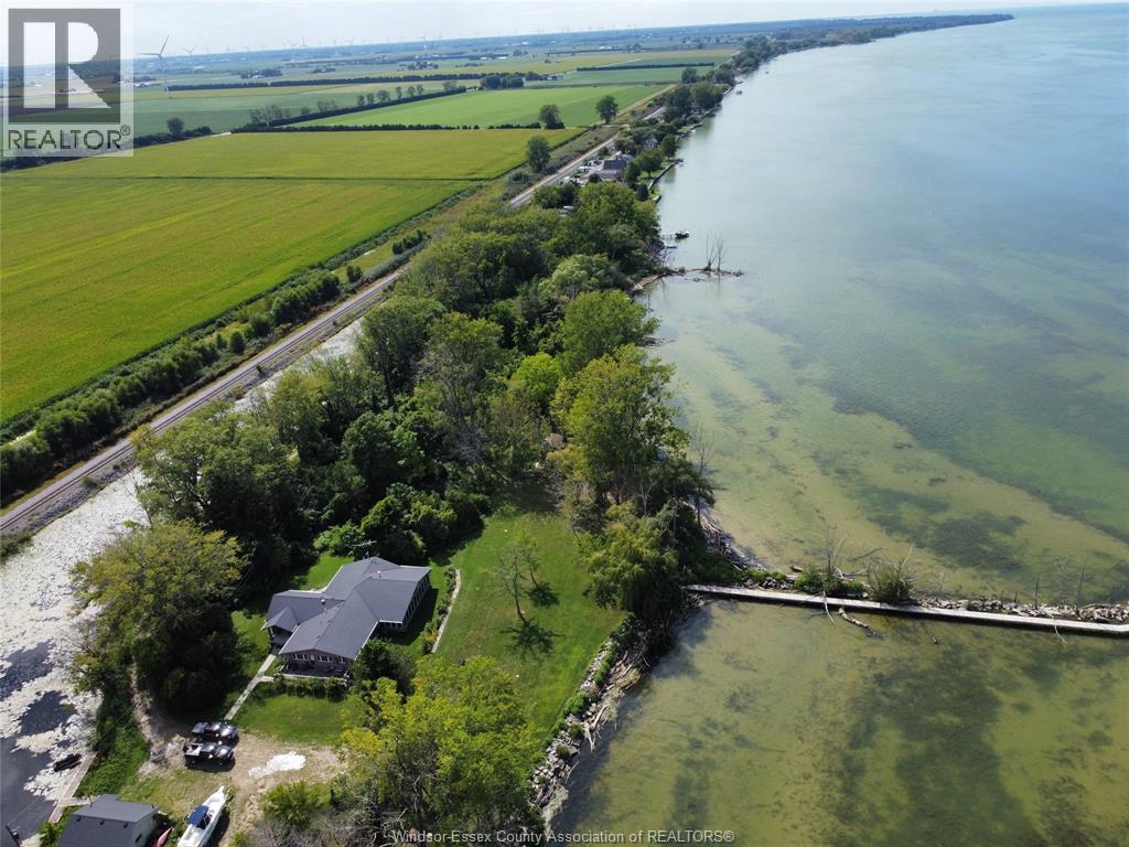MLS# 25026357: 16660 COUTURE BEACH, Lakeshore, Canada