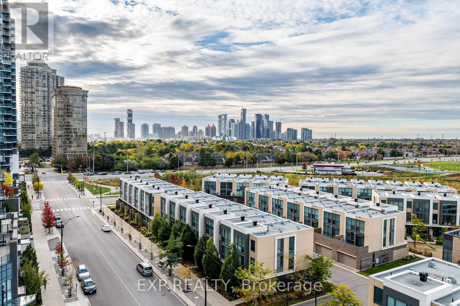 605 - 65 Watergarden Drive, Mississauga, Ontario  L5R 0G8 - Photo 11 - W12466110