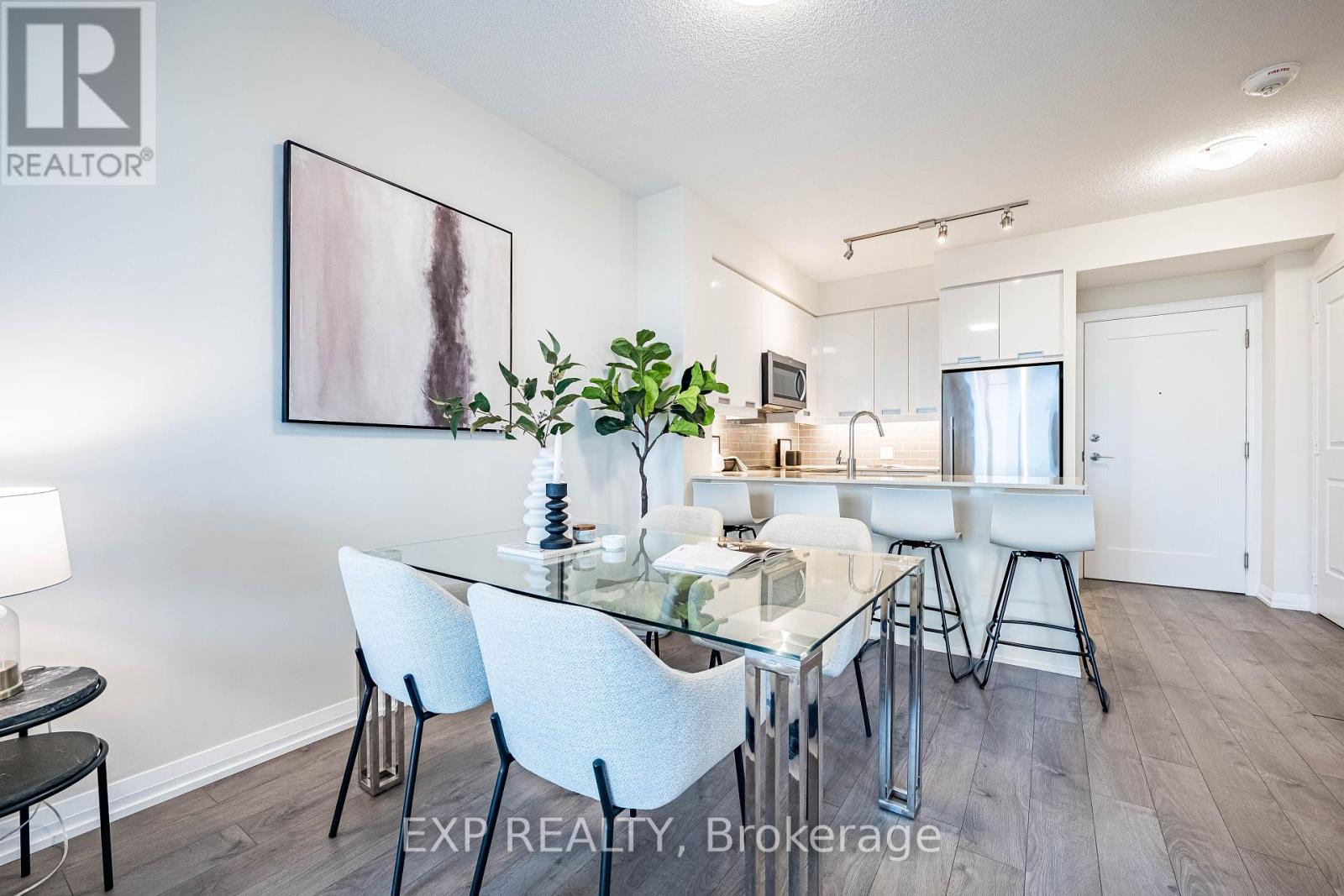 605 - 65 Watergarden Drive, Mississauga, Ontario  L5R 0G8 - Photo 18 - W12466110