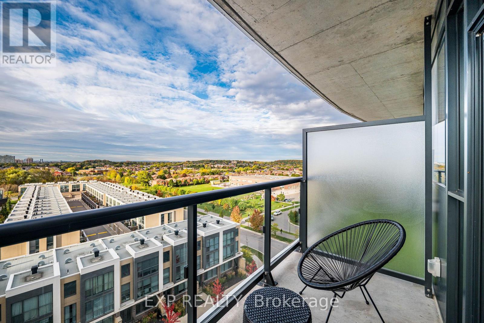 605 - 65 Watergarden Drive, Mississauga, Ontario  L5R 0G8 - Photo 9 - W12466110