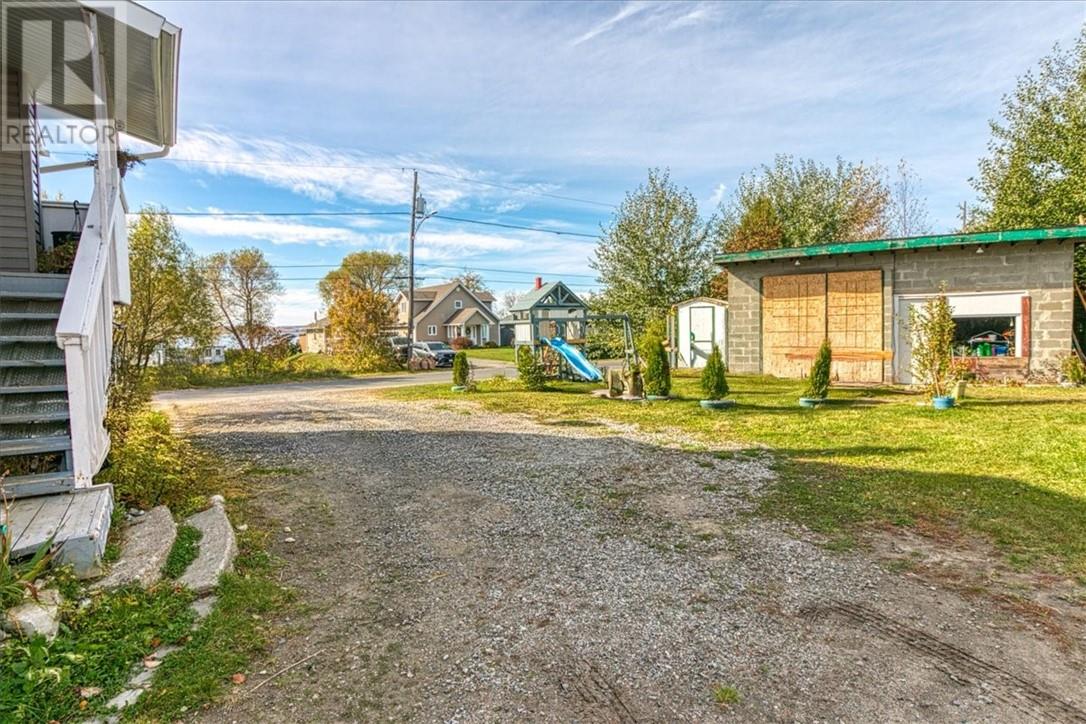 235-237 Landry Street, Azilda, Ontario  P0M 1B0 - Photo 11 - 2125128