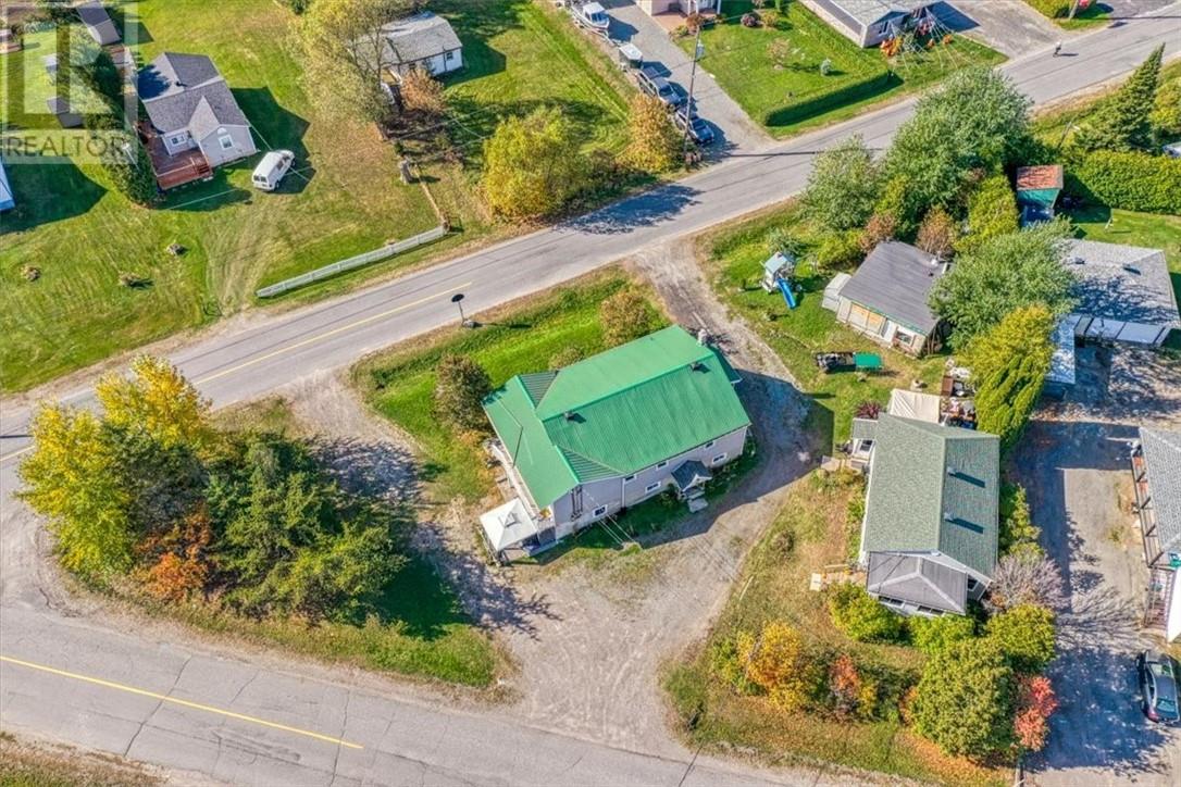 235-237 Landry Street, Azilda, Ontario  P0M 1B0 - Photo 4 - 2125128