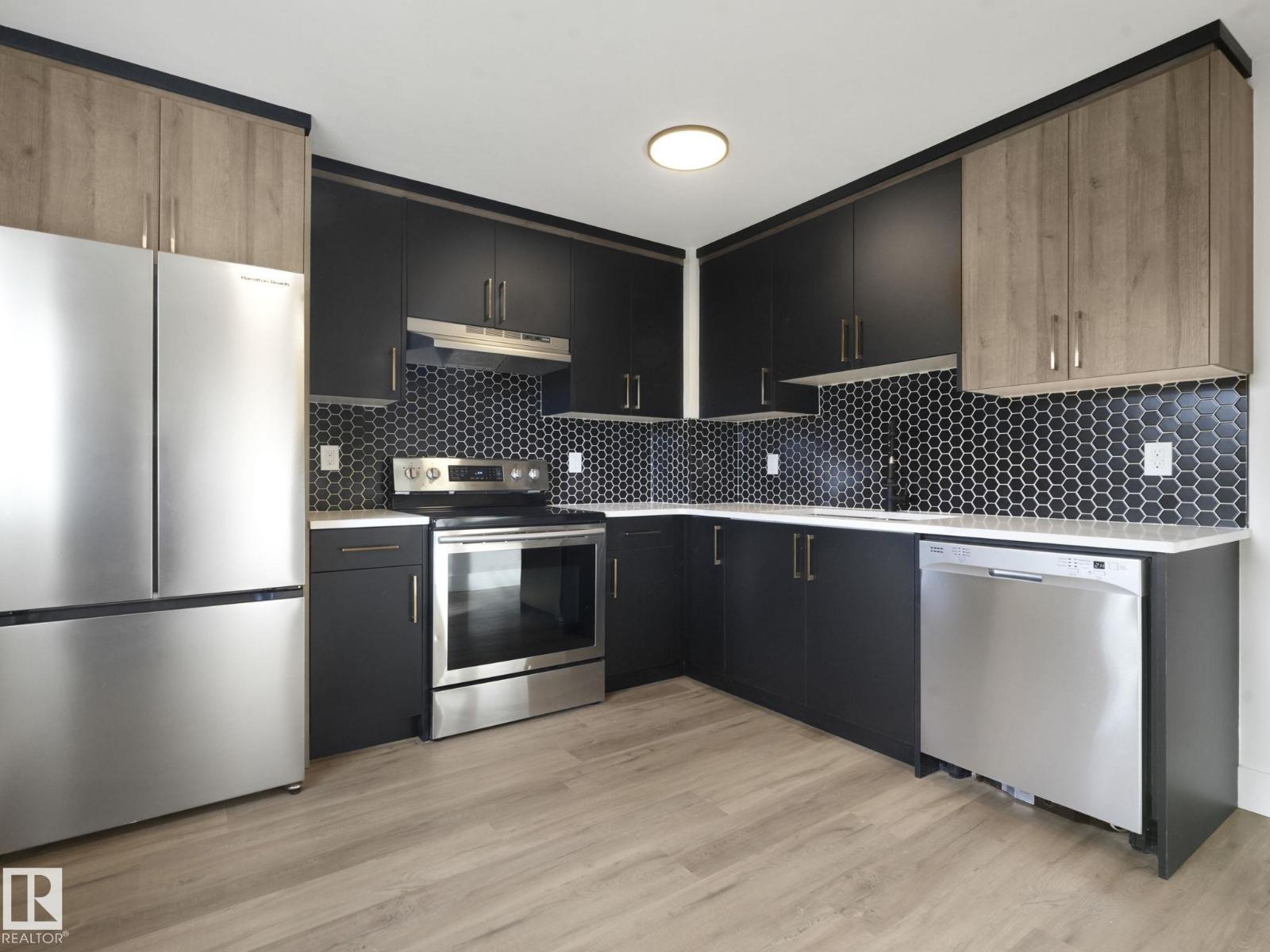 #10 13833 30 ST NW, Edmonton, Alberta