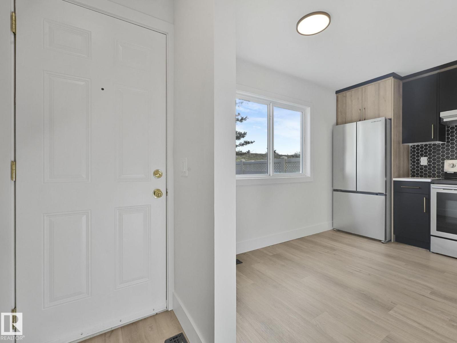 #10 13833 30 St Nw, Edmonton, Alberta  T5Y 2B2 - Photo 3 - E4462352