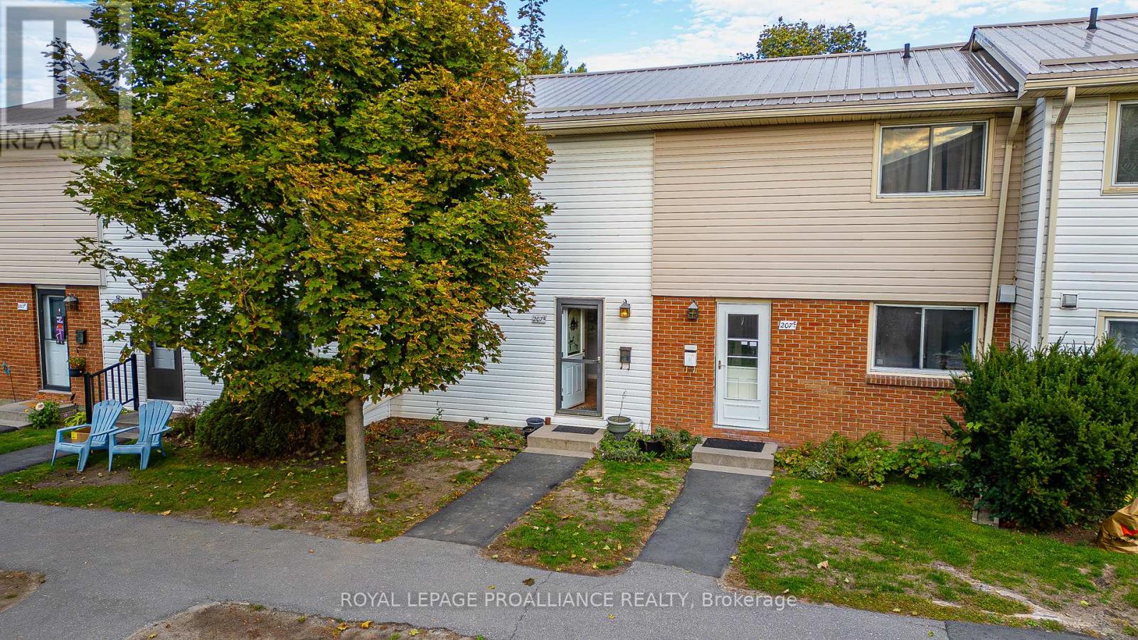 207d North Park Street, Belleville, Ontario K8P 4T9 - Photo 2 - X12466263