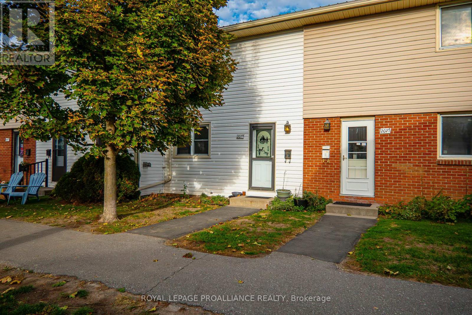 207d North Park Street, Belleville (Belleville Ward), Ontario  K8P 4T9 - Photo 1 - X12466269