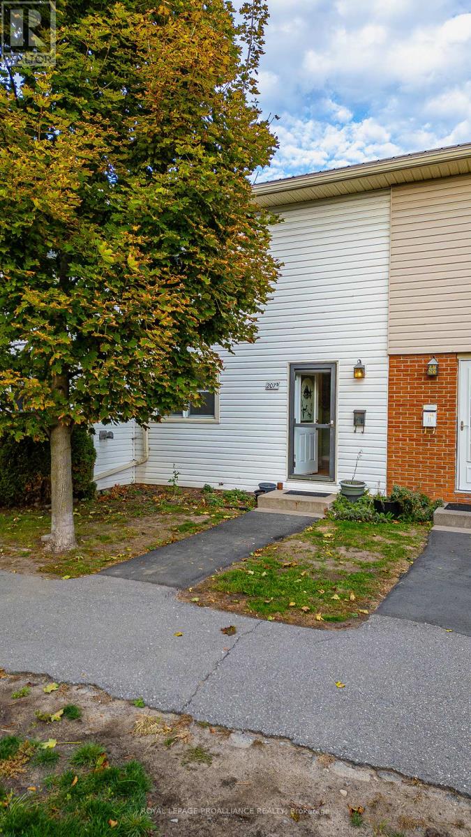 207d North Park Street, Belleville (Belleville Ward), Ontario  K8P 4T9 - Photo 3 - X12466269