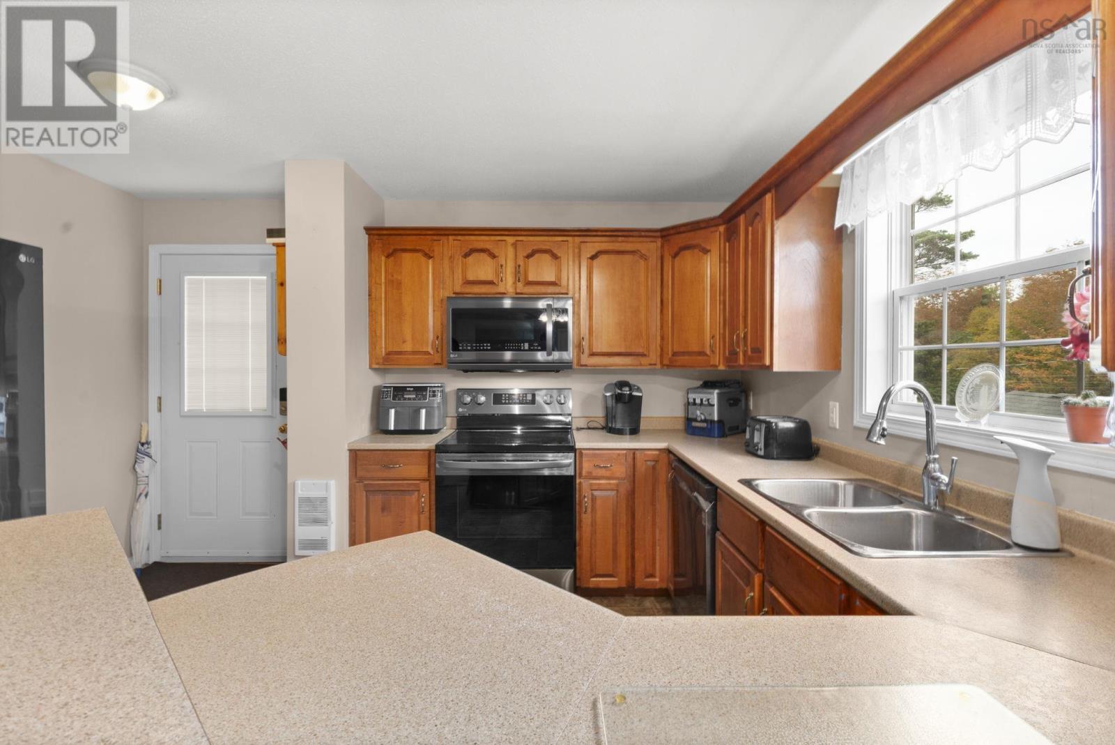 1018 Beaver Bank Road, Beaver Bank, Nova Scotia  B4G 1A9 - Photo 12 - 202526003