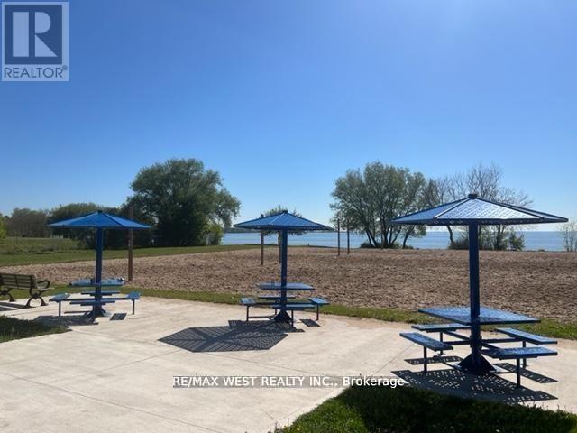 404 - 1535 Lakeshore Road E, Mississauga, Ontario  L5E 3E2 - Photo 47 - W12463670