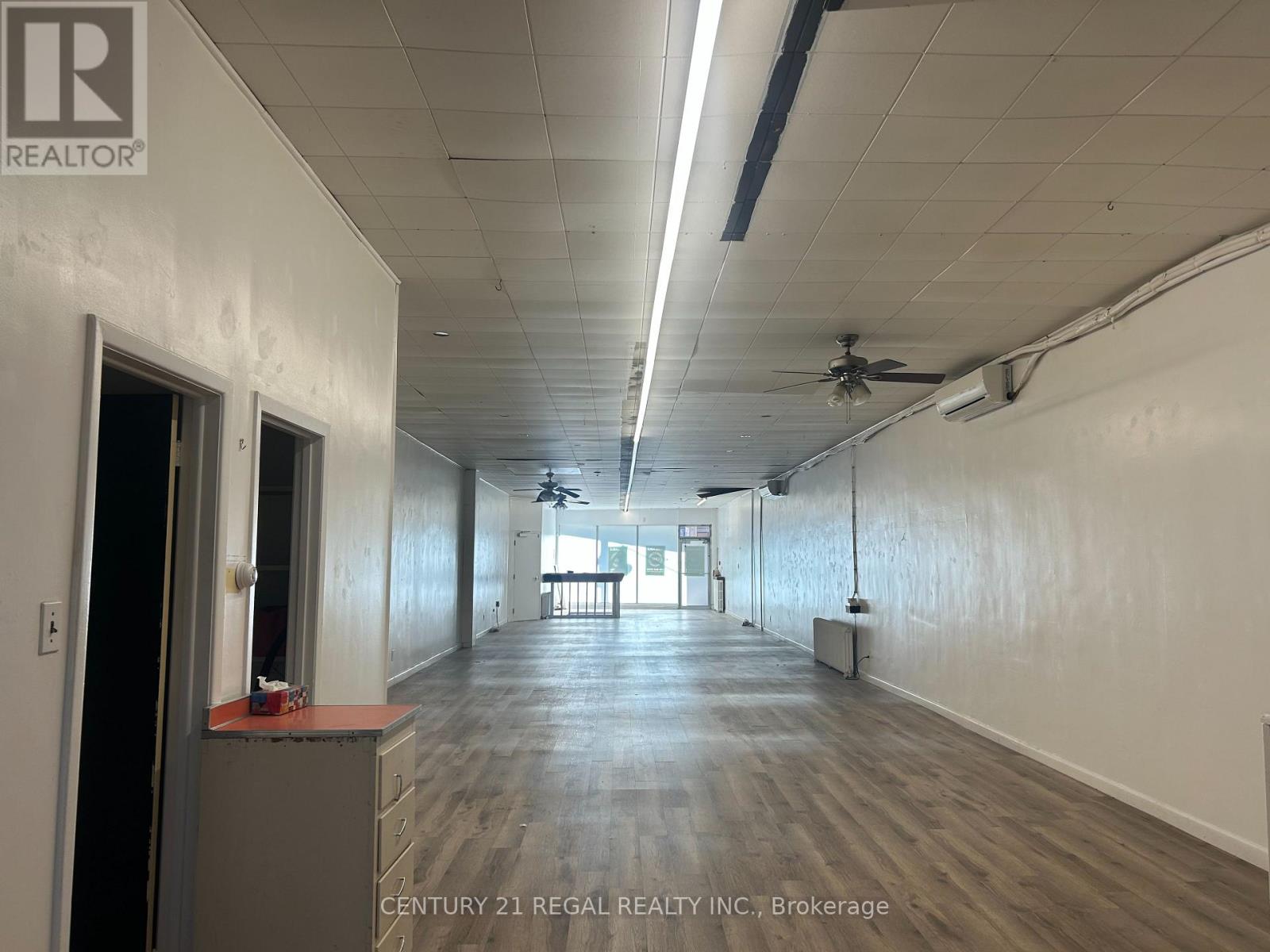 1702 Queen Street W, Toronto (South Parkdale), Ontario  M6R 1B3 - Photo 2 - W12463758