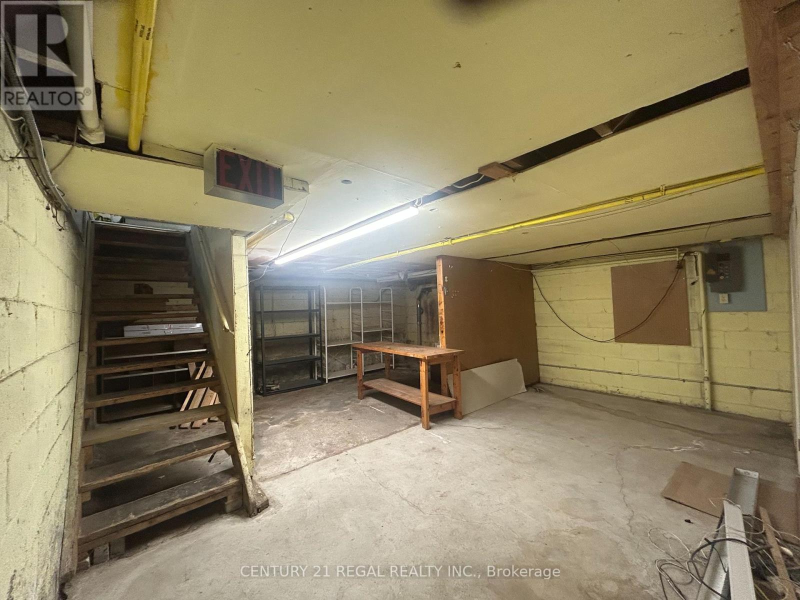 1702 Queen Street W, Toronto, Ontario M6R 1B3 - Photo 10 - W12463758