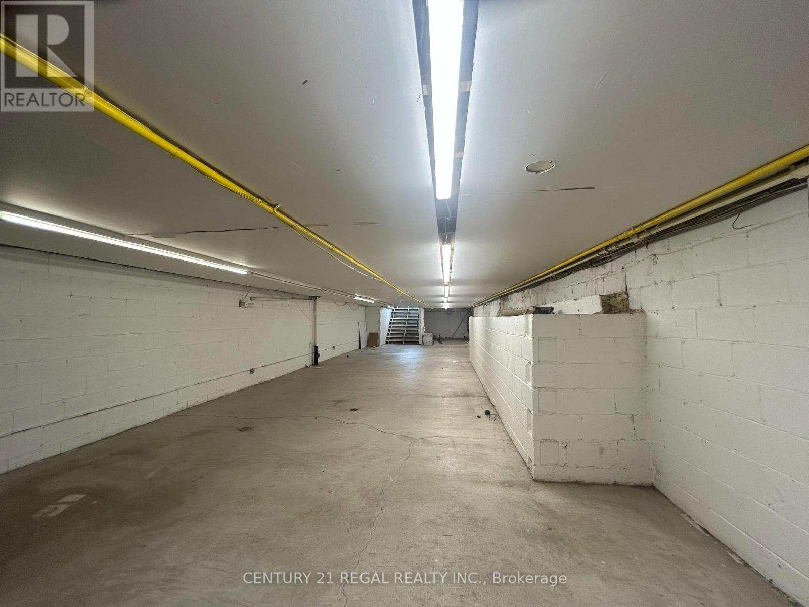 1702 Queen Street W, Toronto, Ontario M6R 1B3 - Photo 9 - W12463758