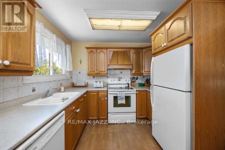 389 Carnaby Court, Oshawa, Ontario  L1G 6W4 - Photo 10 - E12466548