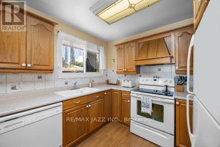 389 Carnaby Court, Oshawa, Ontario  L1G 6W4 - Photo 11 - E12466548