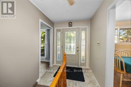 389 Carnaby Court, Oshawa, Ontario  L1G 6W4 - Photo 5 - E12466548