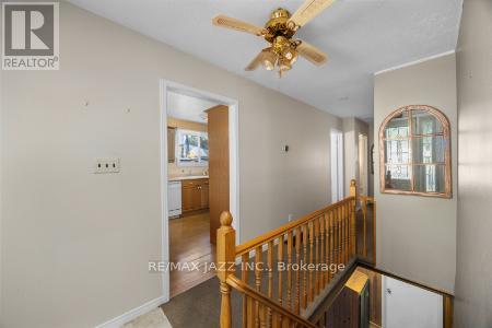 389 Carnaby Court, Oshawa, Ontario  L1G 6W4 - Photo 6 - E12466548