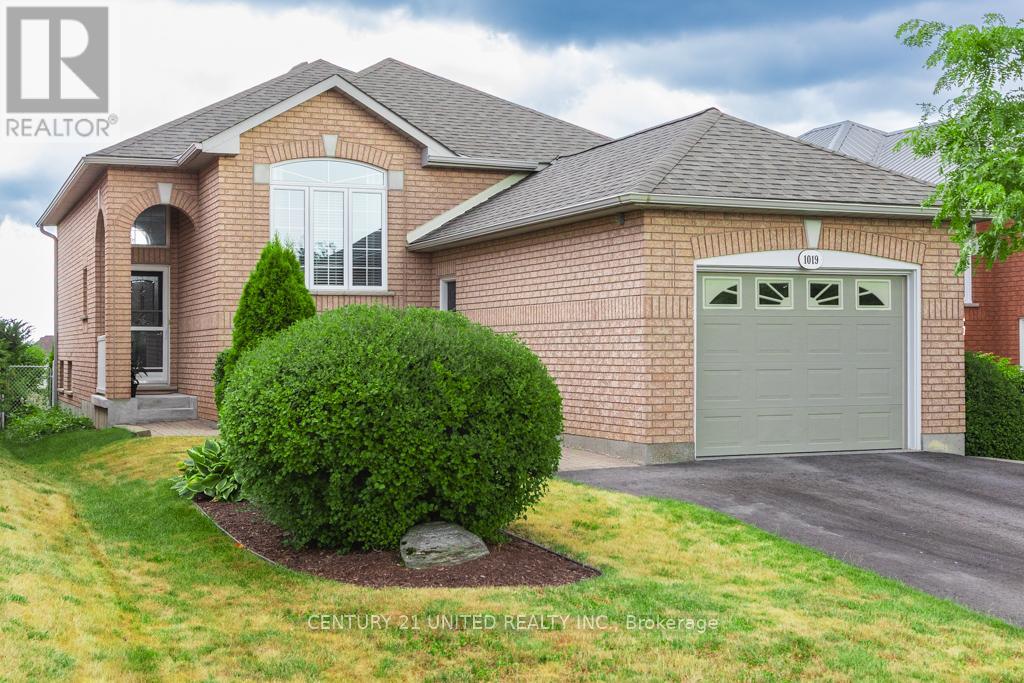 1019 BAKER STREET, Peterborough, Ontario