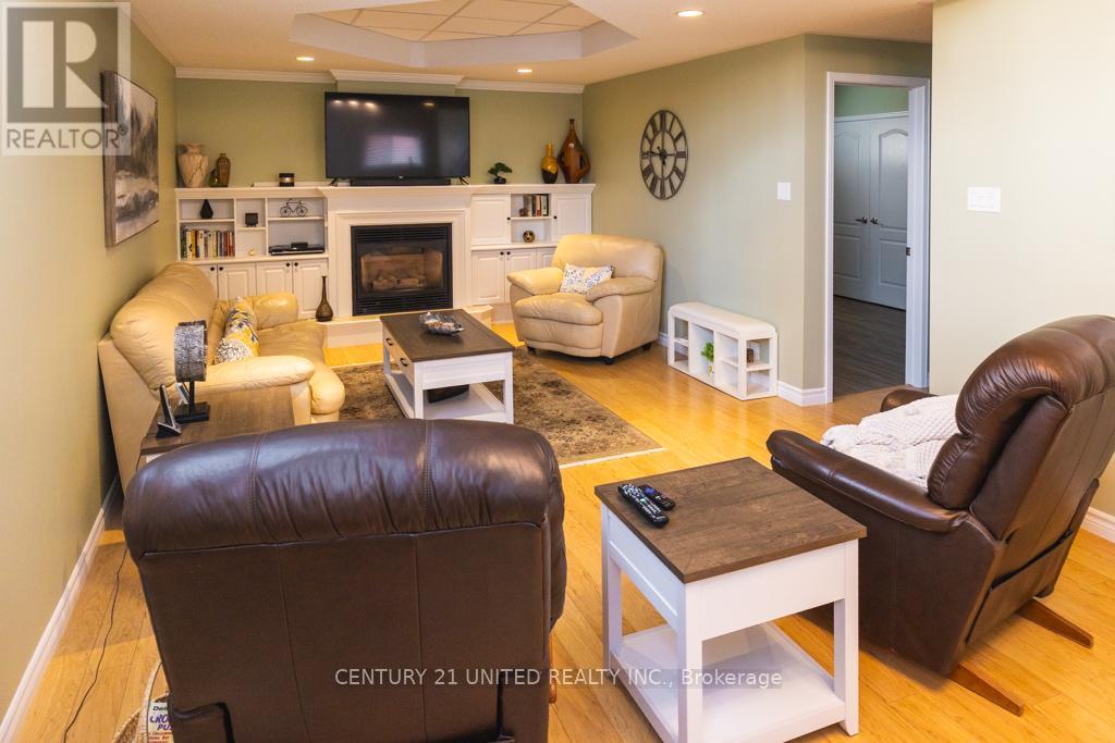 1019 Baker Street, Peterborough, Ontario  K9H 7P7 - Photo 14 - X12466522