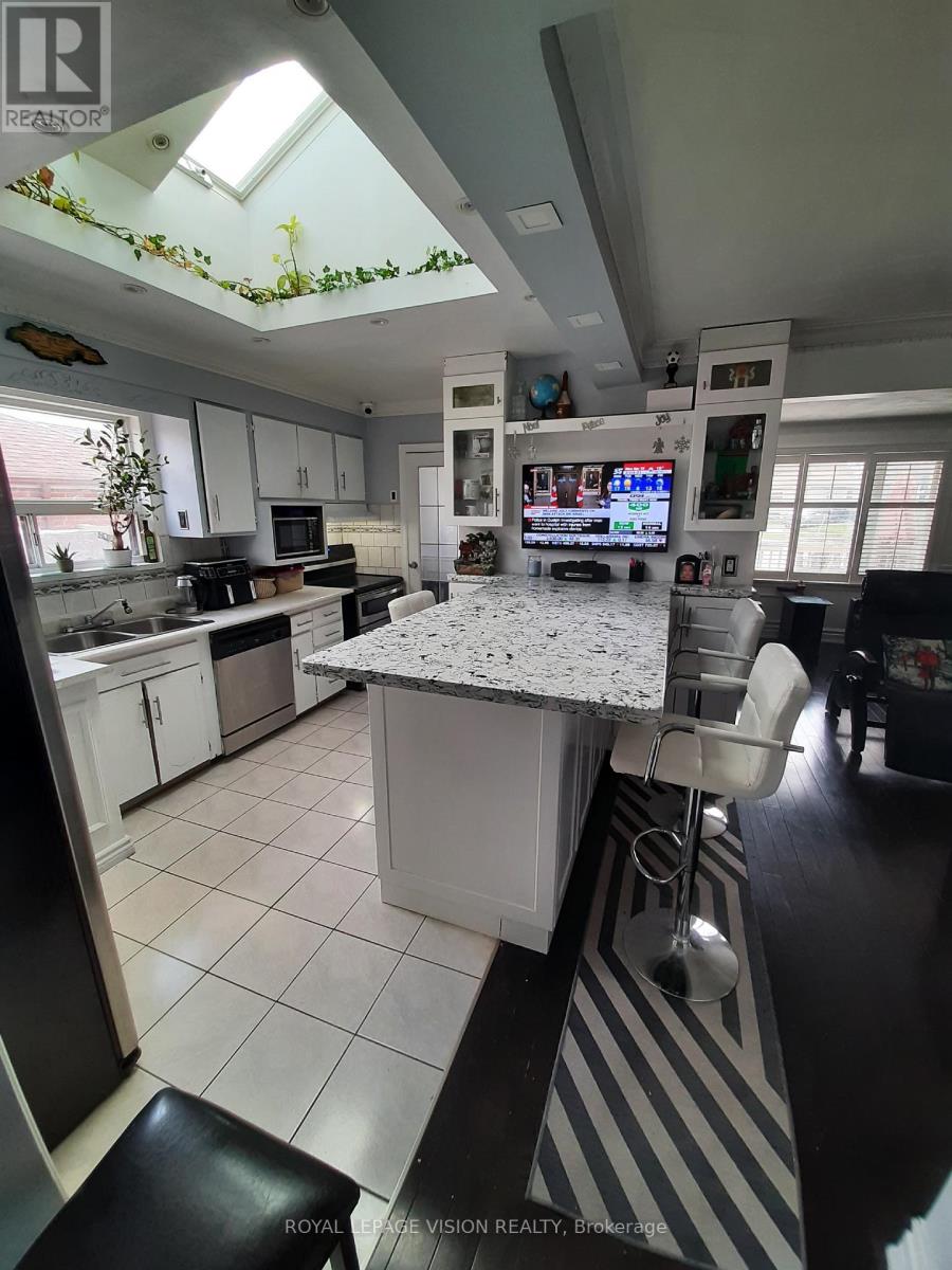 52 Ellendale Drive, Toronto, Ontario  M1P 1N5 - Photo 32 - E12461421