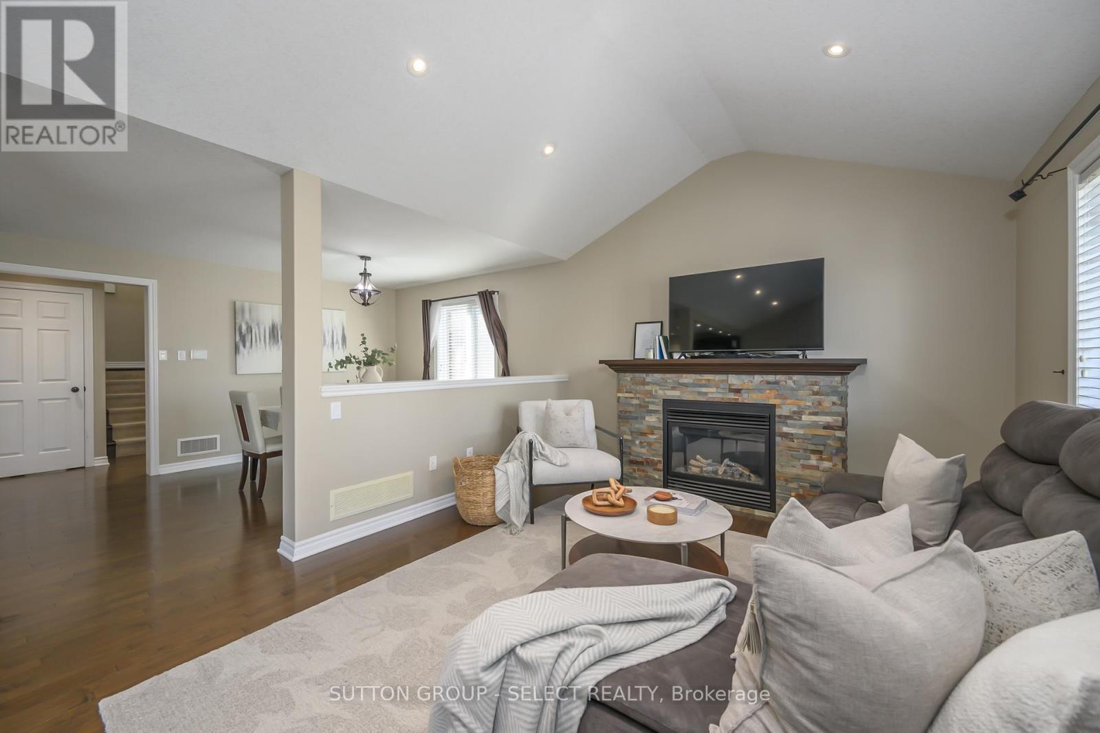 1849 Devos Drive, London North, Ontario  N5X 0G1 - Photo 3 - X12466559