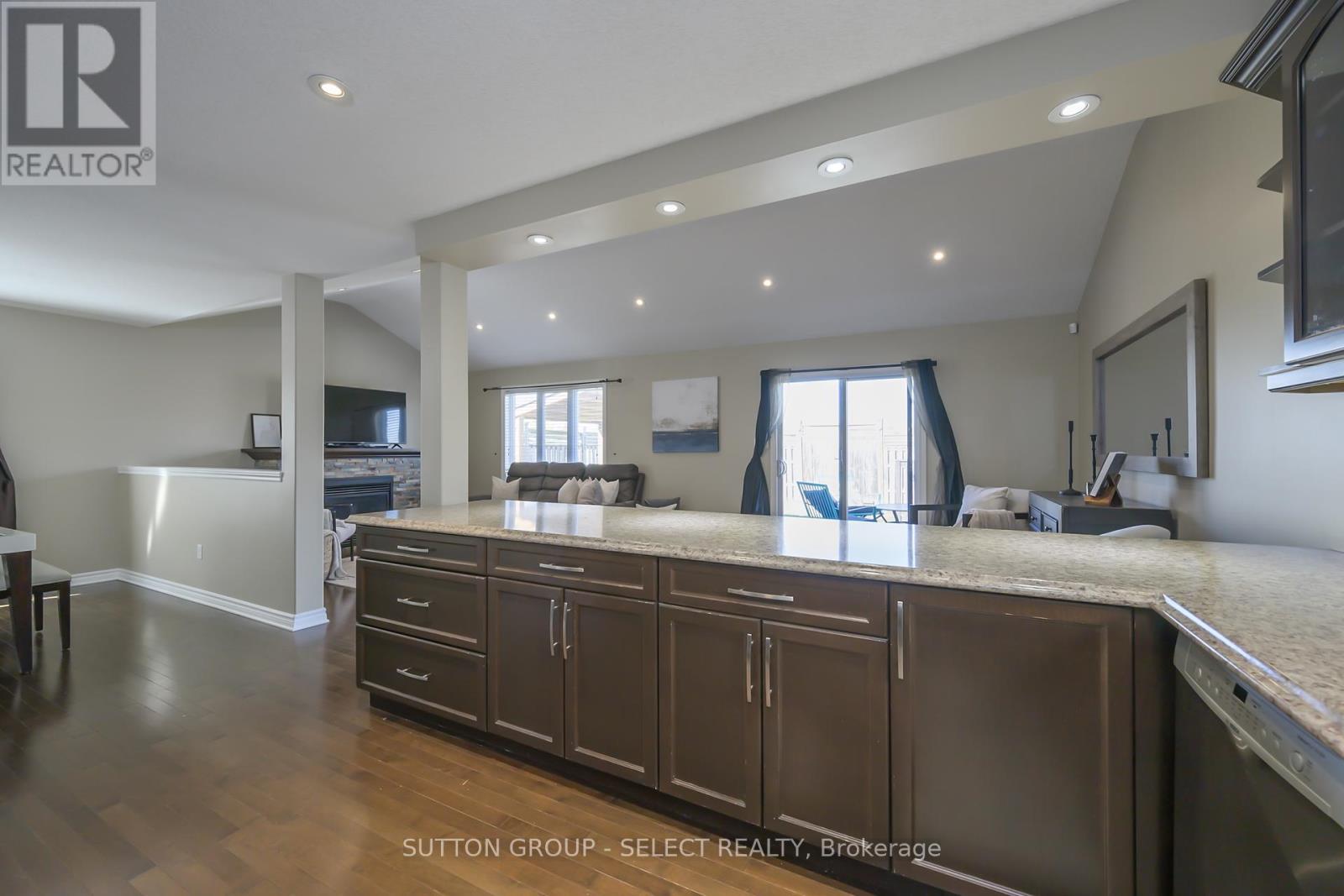 1849 Devos Drive, London North, Ontario  N5X 0G1 - Photo 7 - X12466559