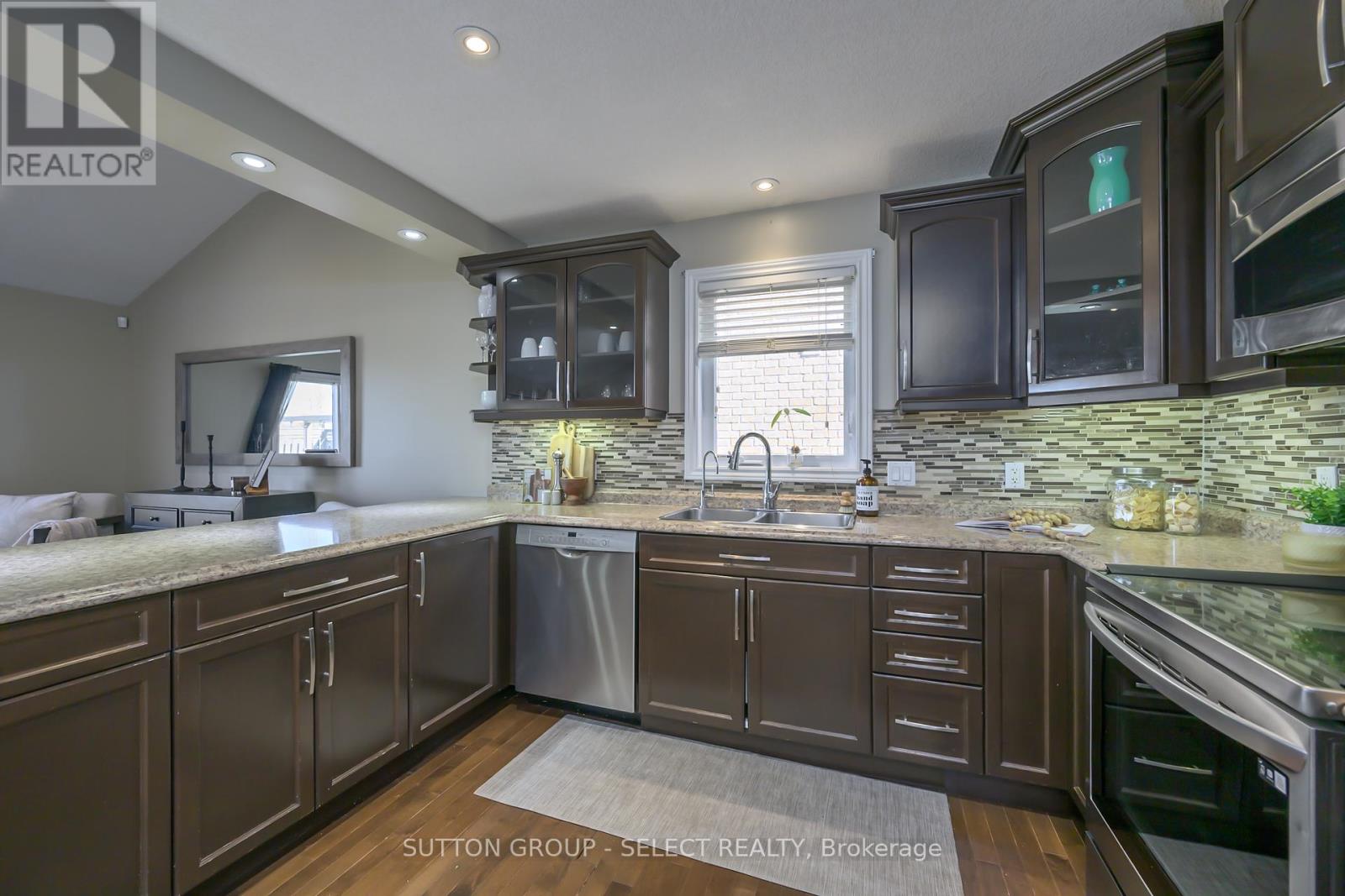 1849 Devos Drive, London North, Ontario  N5X 0G1 - Photo 8 - X12466559