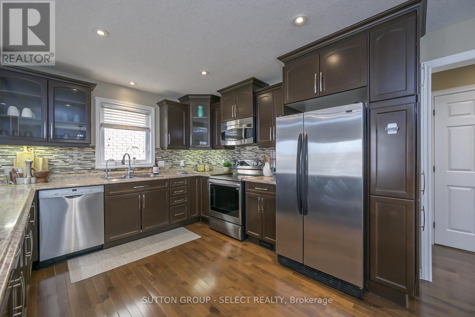 1849 Devos Drive, London North, Ontario  N5X 0G1 - Photo 9 - X12466559