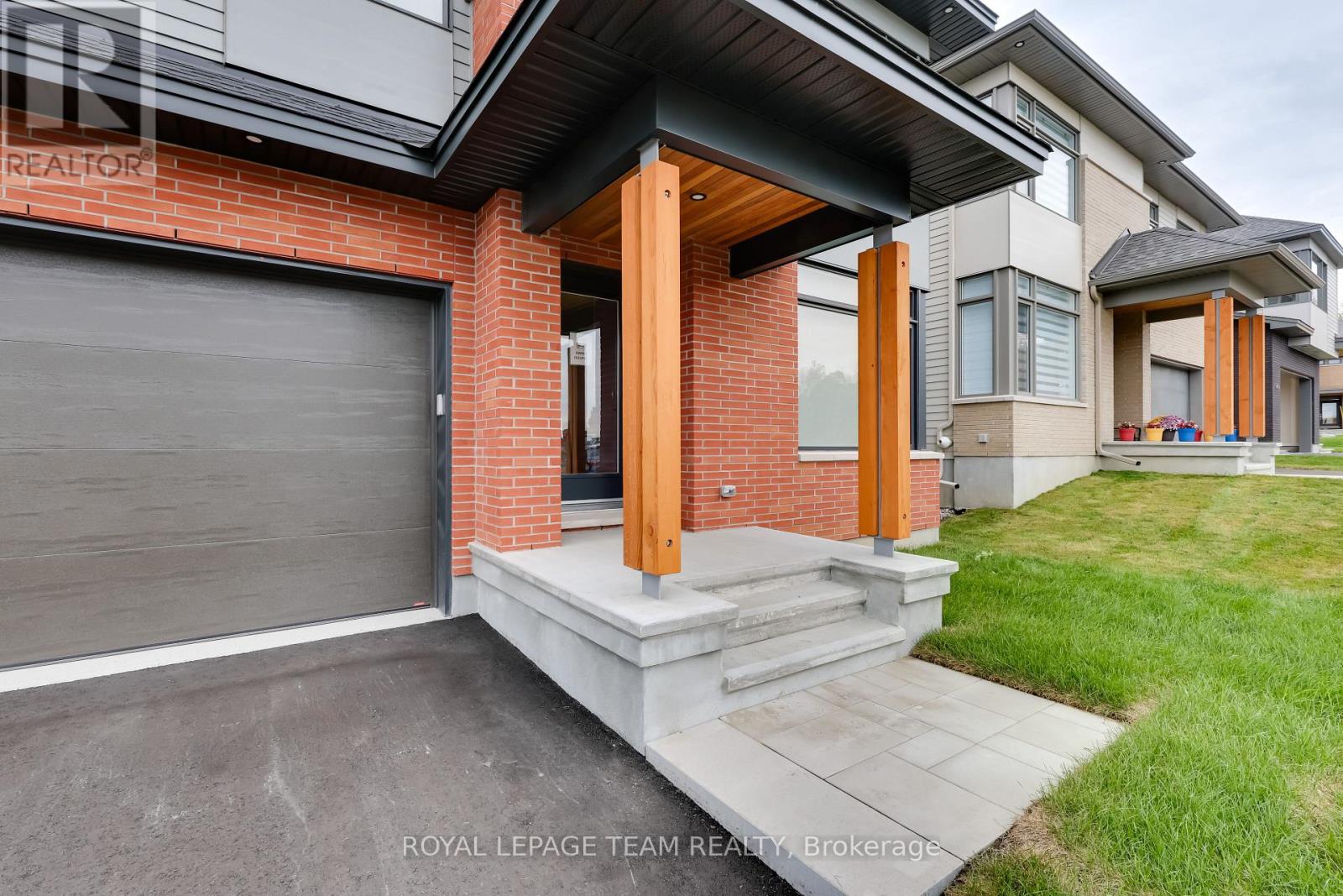 405 Point Grey Terrace, Ottawa, Ontario  K2K 0M5 - Photo 2 - X12466509