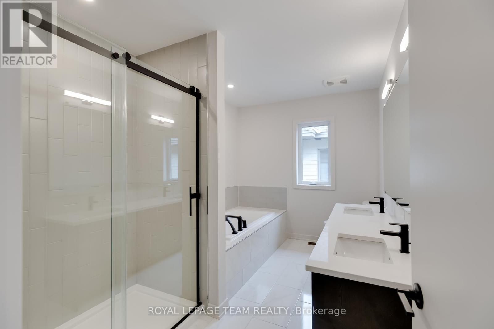 405 Point Grey Terrace, Ottawa, Ontario  K2K 0M5 - Photo 33 - X12466509