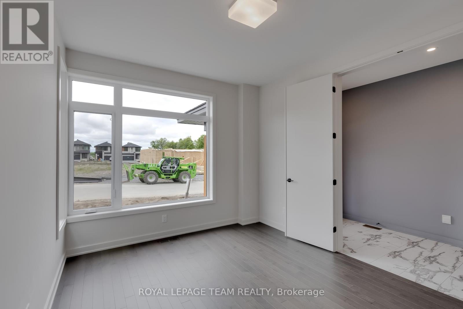 405 Point Grey Terrace, Ottawa, Ontario  K2K 0M5 - Photo 6 - X12466509