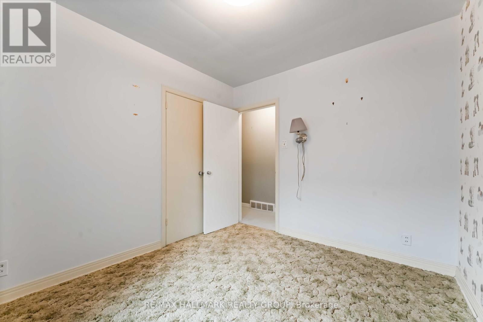 2055 Neepawa Avenue, Ottawa, Ontario  K2A 3L7 - Photo 17 - X12466510