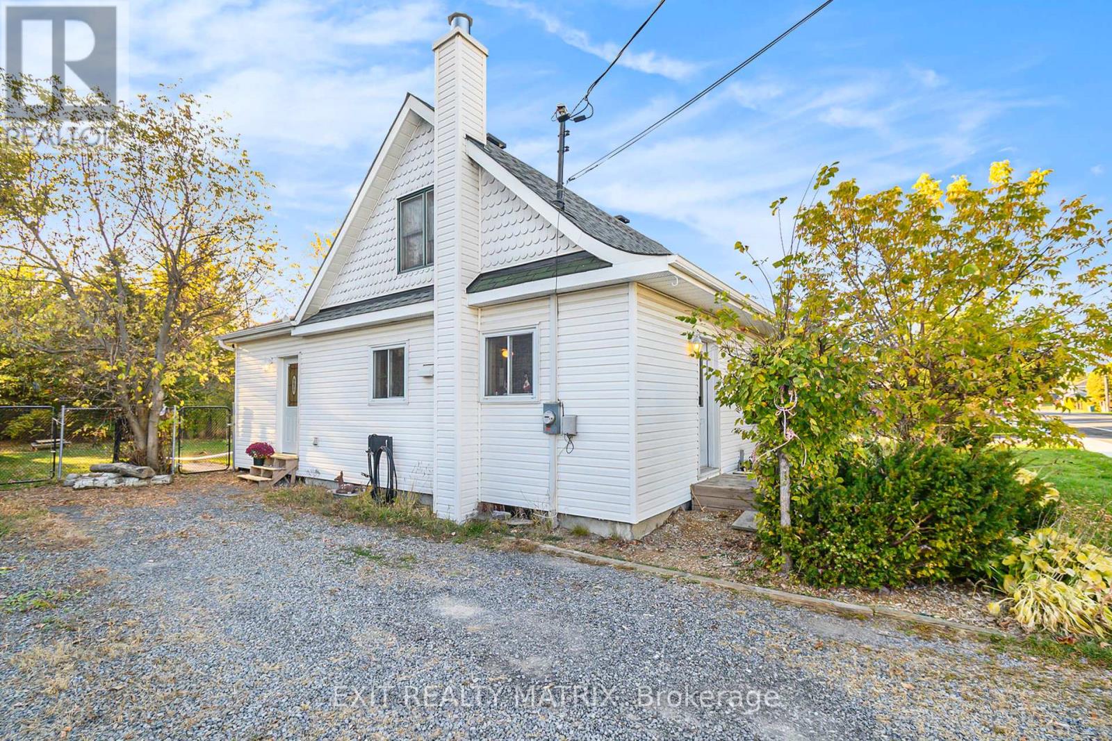 3498 Sarsfield Road, Ottawa, Ontario  K0A 3E0 - Photo 2 - X12466520