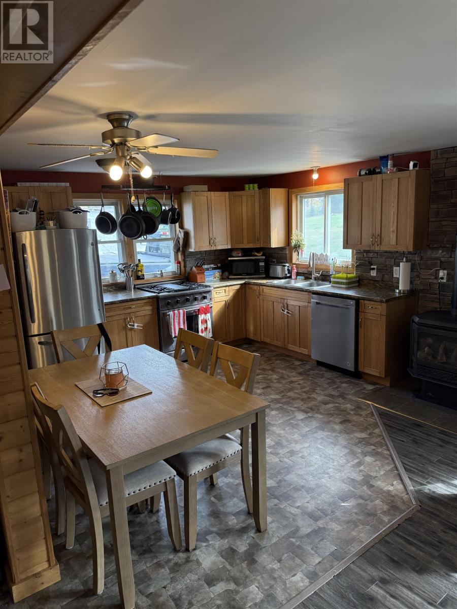 67 Goldshore Road, Red Lake, Ontario  P0V 2M0 - Photo 6 - TB253233