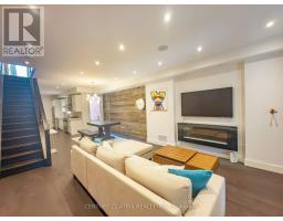 329A CLINTON STREET, Toronto, Ontario