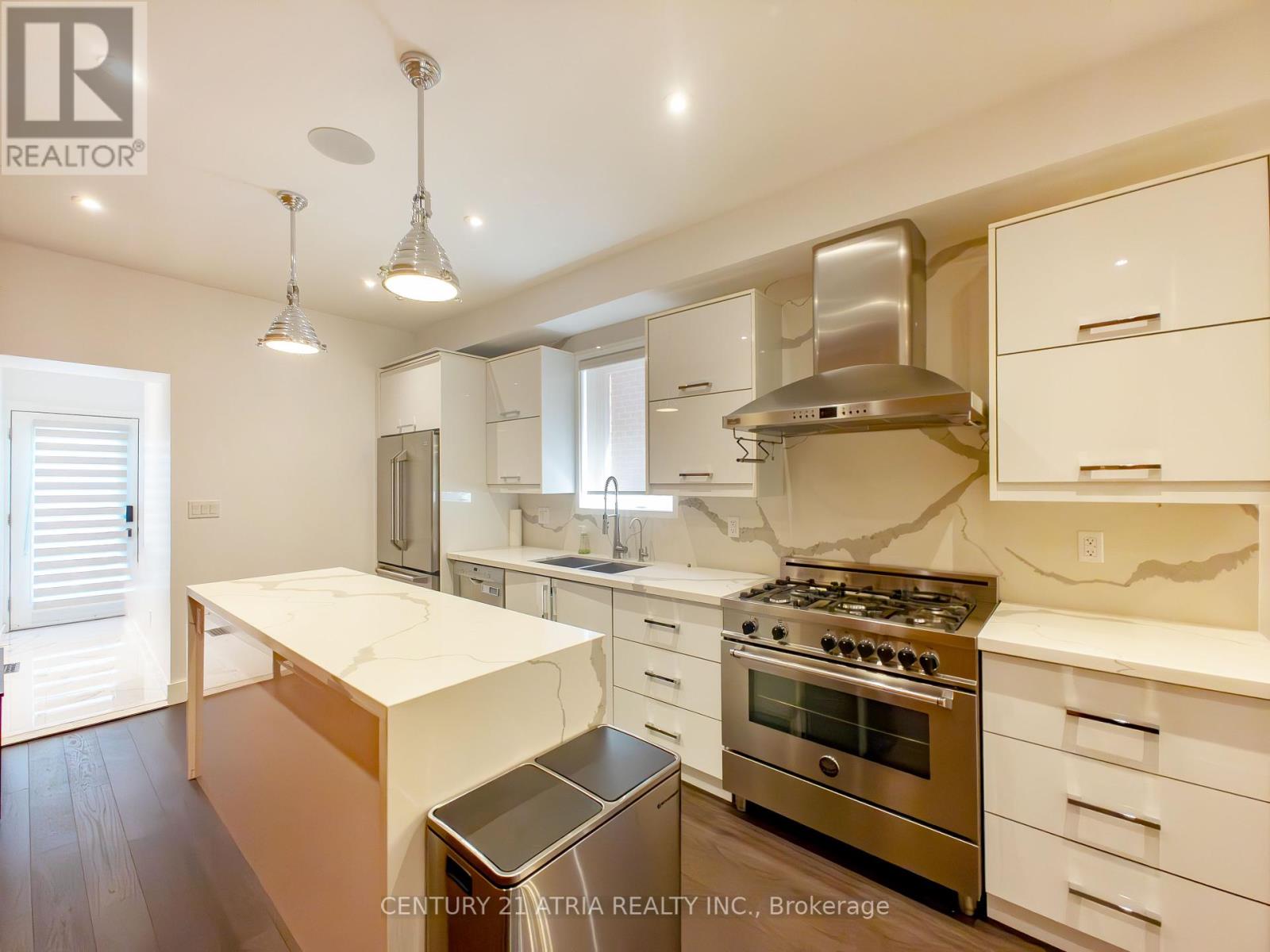 329a Clinton Street, Toronto, Ontario  M6G 2Y7 - Photo 5 - C12432411