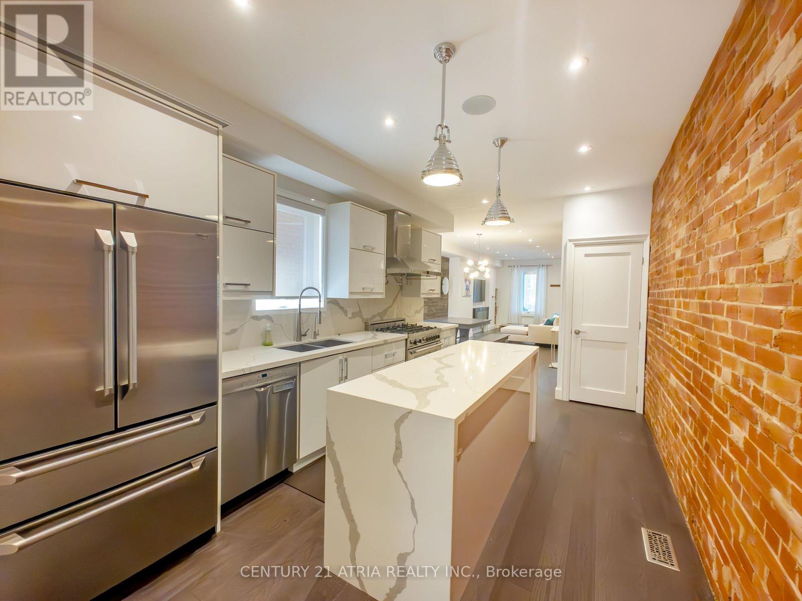 329a Clinton Street, Toronto, Ontario  M6G 2Y7 - Photo 6 - C12432411