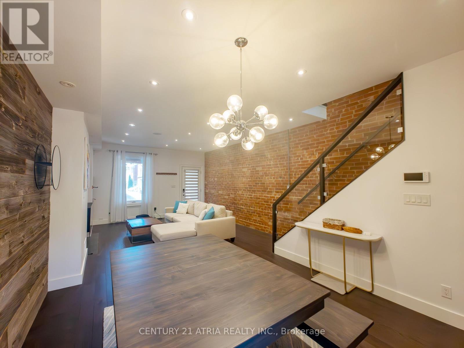 329a Clinton Street, Toronto, Ontario  M6G 2Y7 - Photo 3 - C12432411