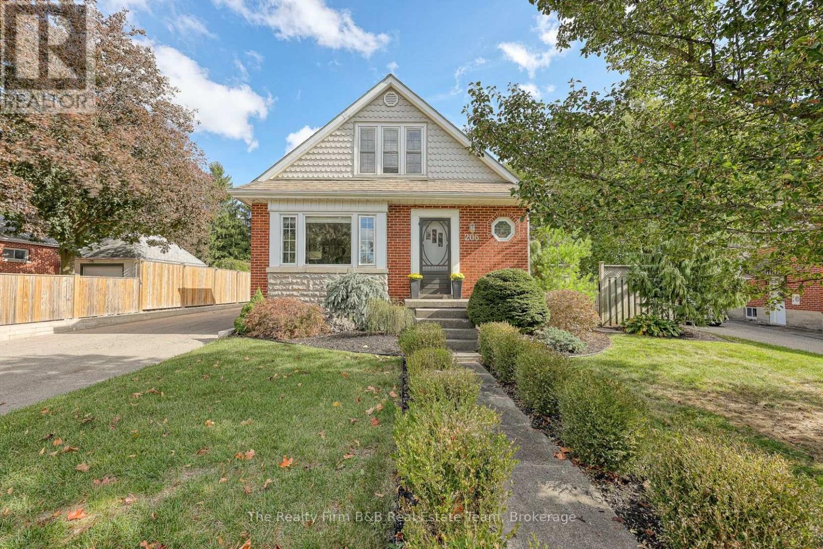 206 Sydenham Street, Woodstock, Ontario  N4S 7B9 - Photo 2 - X12466543