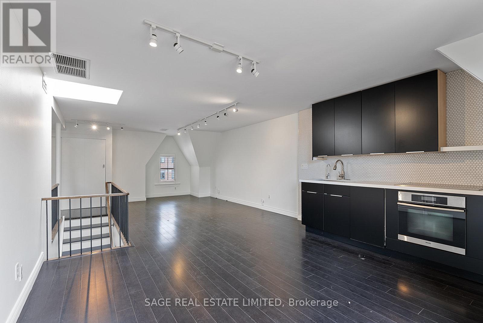 3rd Fl - 184 Davenport Road, Toronto, Ontario  M5R 1J2 - Photo 10 - C12466356
