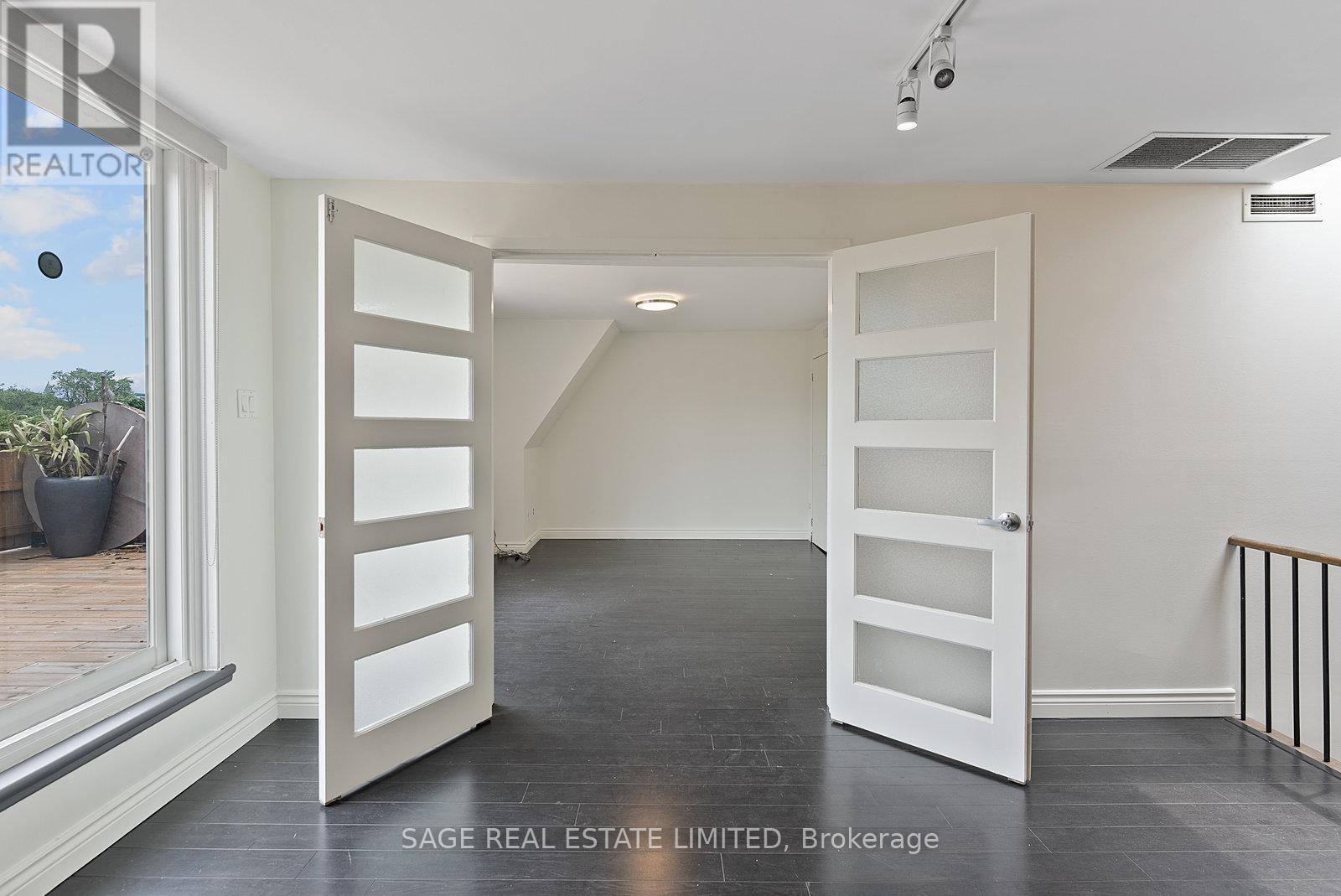 3rd Fl - 184 Davenport Road, Toronto, Ontario  M5R 1J2 - Photo 11 - C12466356