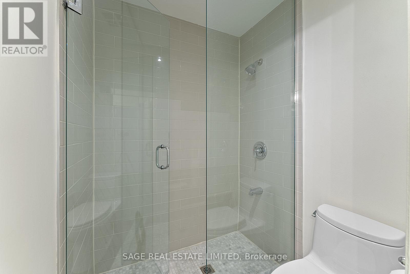 3rd Fl - 184 Davenport Road, Toronto, Ontario  M5R 1J2 - Photo 15 - C12466356