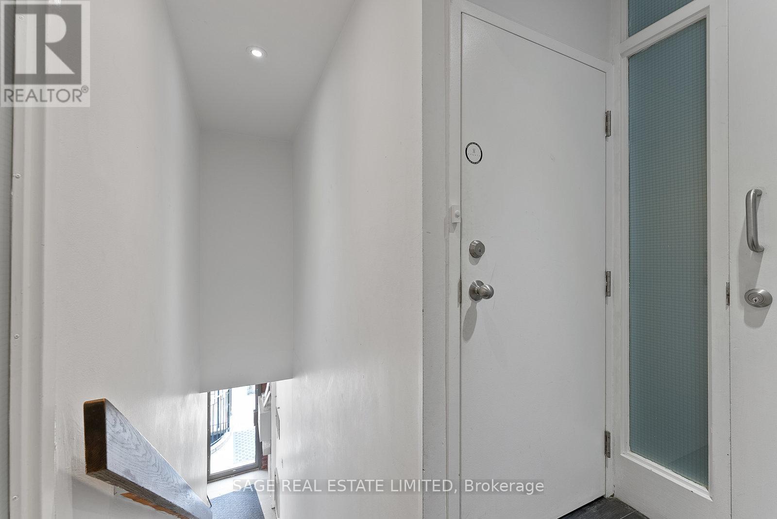 3rd Fl - 184 Davenport Road, Toronto, Ontario  M5R 1J2 - Photo 4 - C12466356