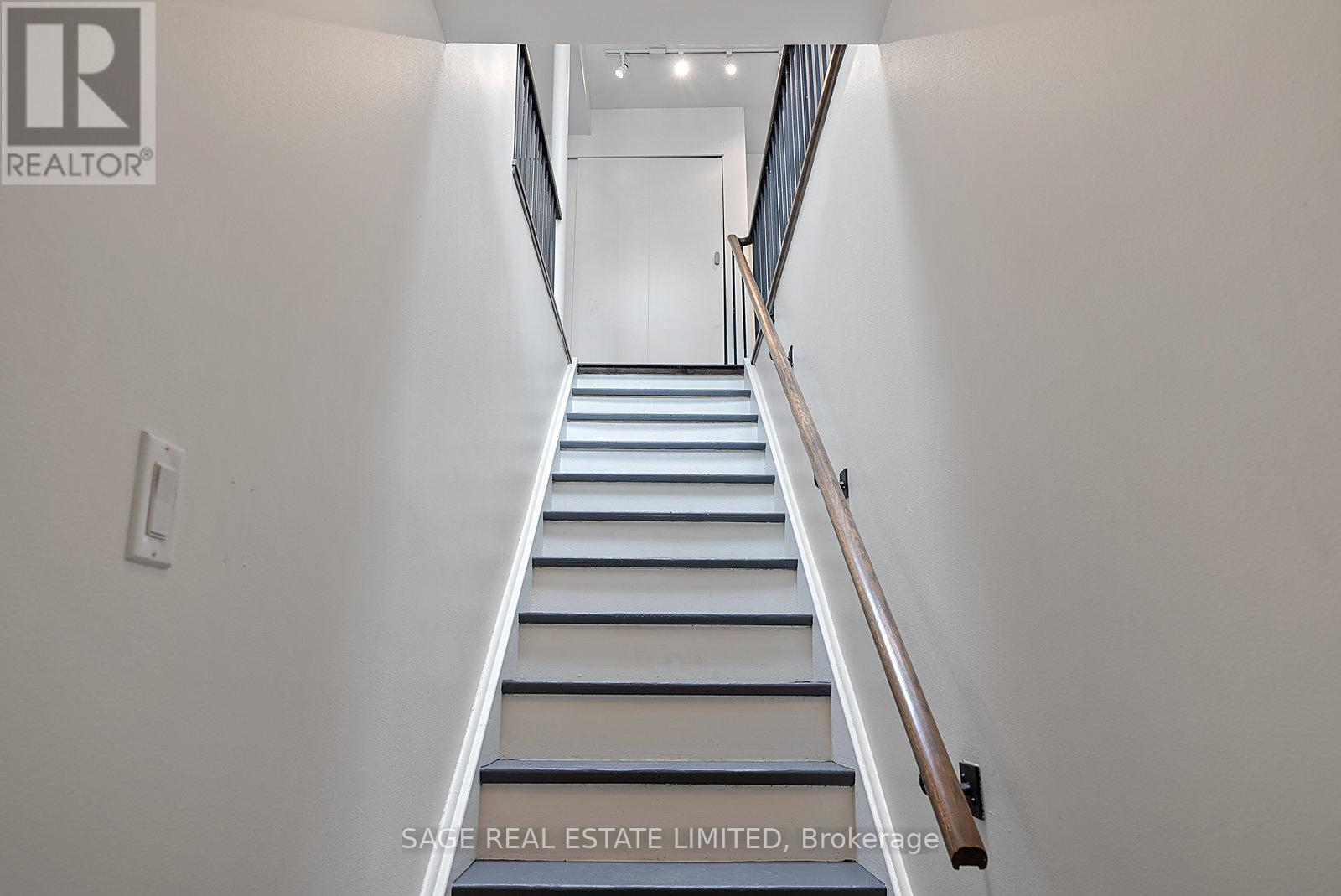 3rd Fl - 184 Davenport Road, Toronto, Ontario  M5R 1J2 - Photo 5 - C12466356
