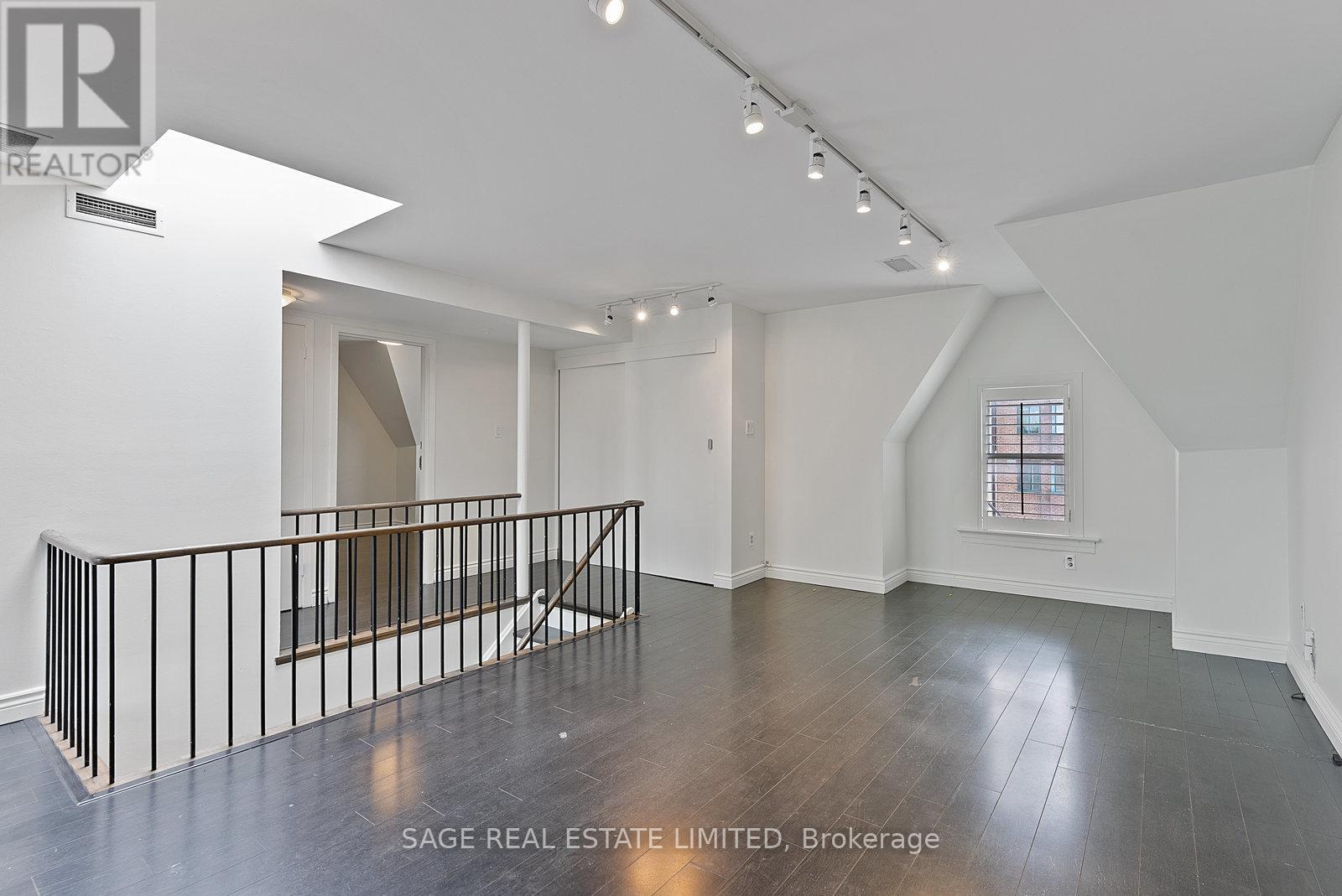 3rd Fl - 184 Davenport Road, Toronto, Ontario  M5R 1J2 - Photo 7 - C12466356