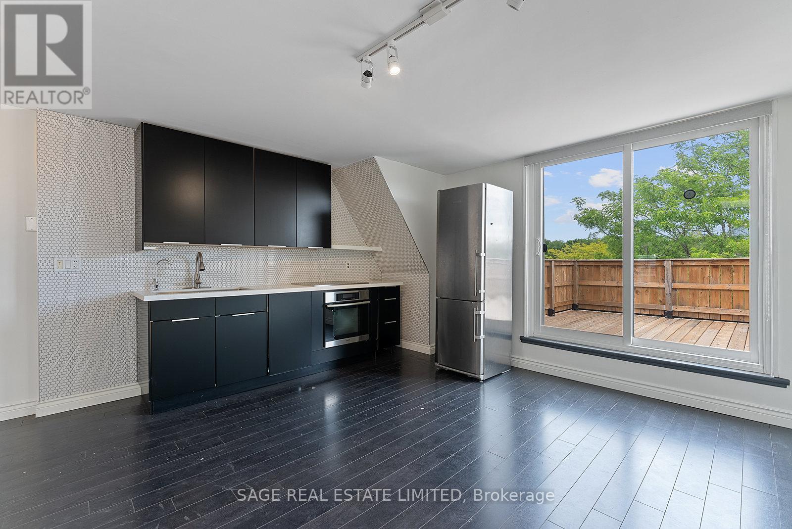 3rd Fl - 184 Davenport Road, Toronto, Ontario  M5R 1J2 - Photo 9 - C12466356